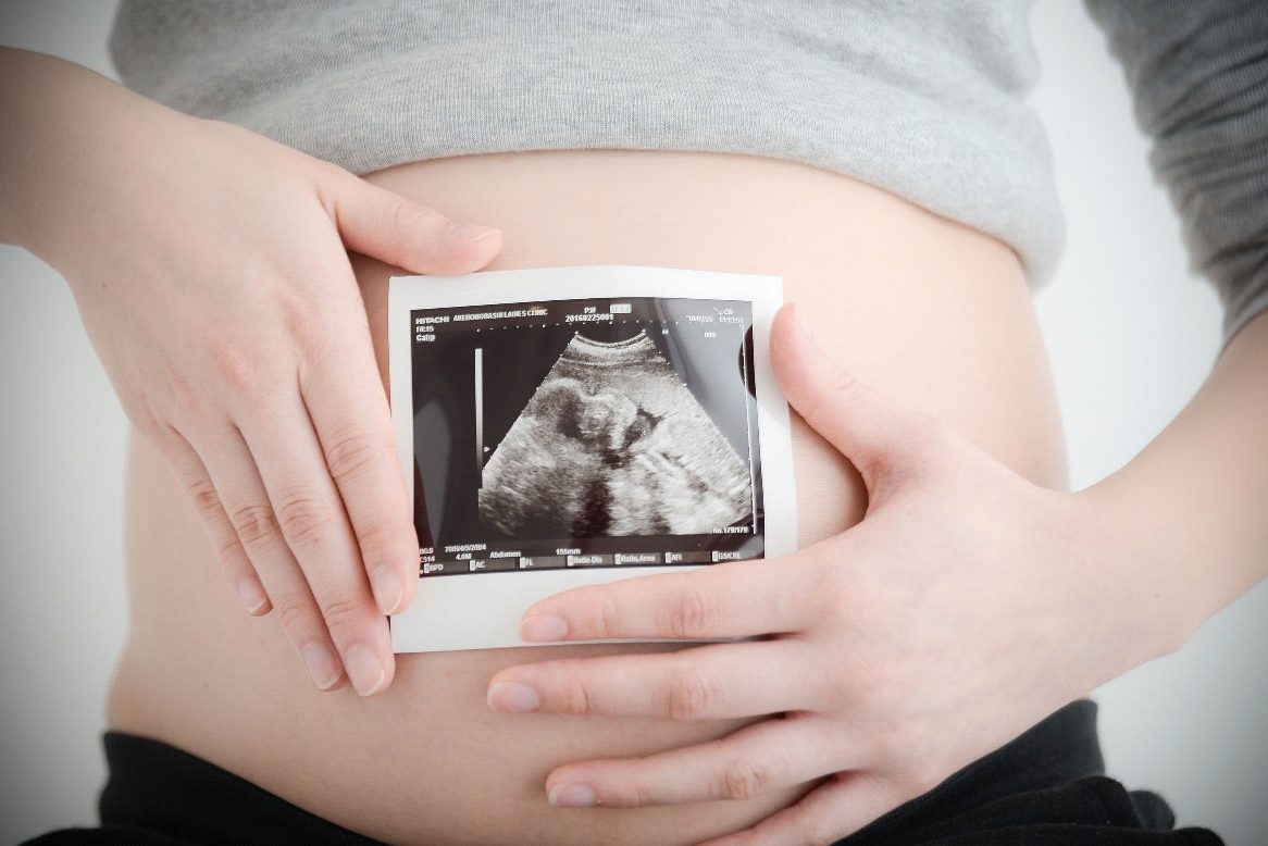 羊水検査と絨毛検査について。その違い、リスクや検査方法など DNA先端医療