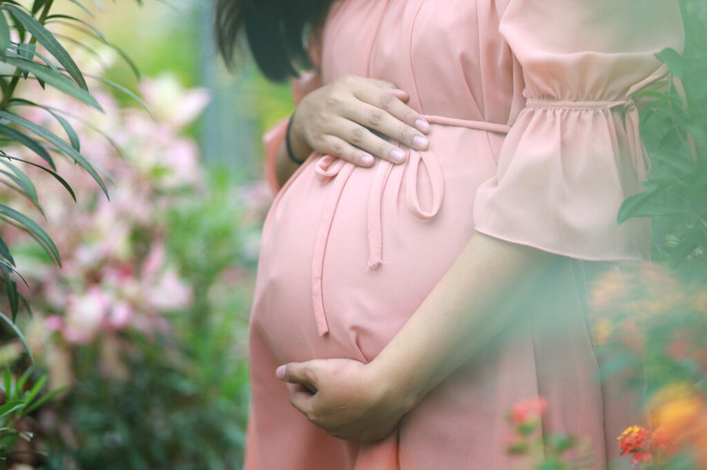 切迫早産とは？早産との違い、原因や症状、治療と日常生活の注意点について