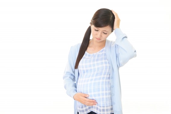 出産を控えている妊婦さんの中には、陣痛促進剤について聞いたことがある人もいるかもしれません。この記事では陣痛促進剤の特徴や費用について紹介します。お産のときに陣痛促進剤を使うケースもあるので、参考にしてみてください。